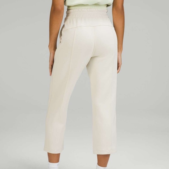 Lululemon Softstreme High-Rise Straight Leg Crop
White Opal size 18 - Picture 2 of 10